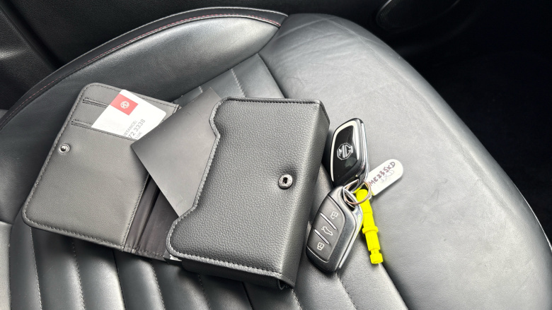 MG HS 1.5 T-GDI Trophy 5dr Petrol Hatchback